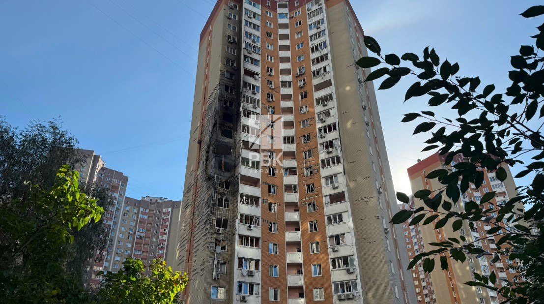 Russia strikes 22-story apartment building in Kyiv, injuring residents